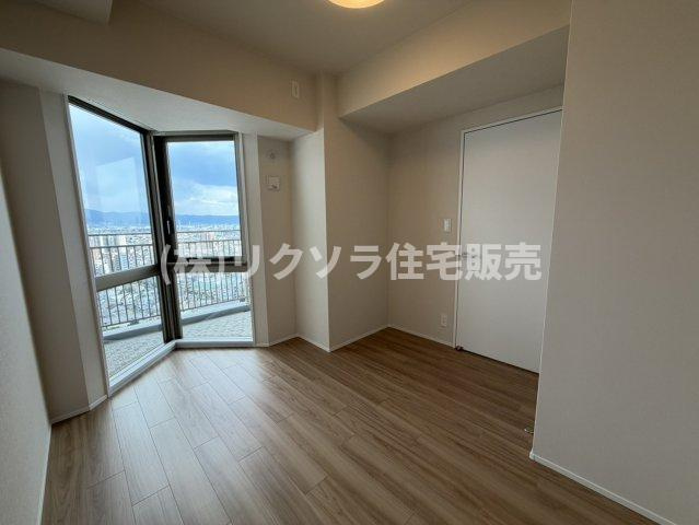 ファミール守口駅前エアーズタワーの子供部屋|洋室5.3帖
■物件内覧・資金計画相談・住宅ローン相談、リフォーム相談、お問合せ受付中■
※当日・翌日のご内覧、ご相談はお電話でのお問合せがスムーズです！