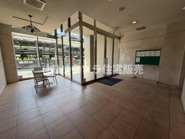ファミール守口駅前エアーズタワーのロビー|■物件内覧・資金計画相談・住宅ローン相談、リフォーム相談、お問合せ受付中■
※当日・翌日のご内覧、ご相談はお電話でのお問合せがスムーズです！