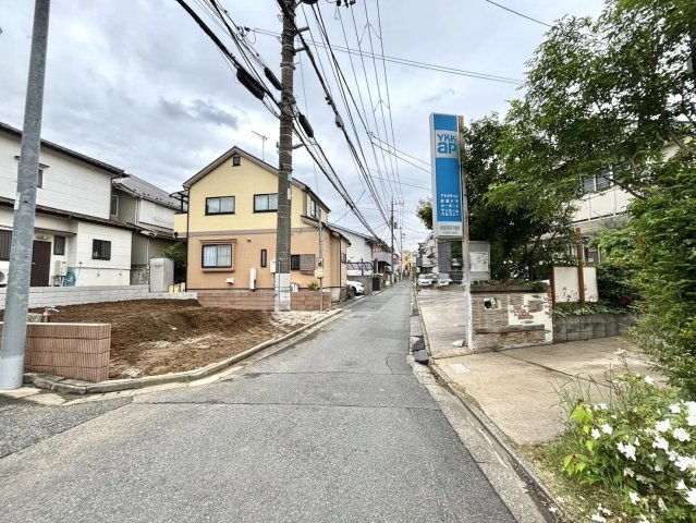 練馬区大泉学園町5丁目　制震×太陽光　長期優良住宅　限定1棟の前面道路含む現地写真