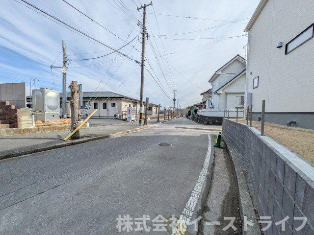 【新築戸建】　いわき市若葉台2丁目第5　全2棟　長期優良住宅の前面道路含む現地写真|北側10ｍ公道