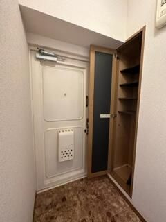 パシフィック目白マンションの玄関