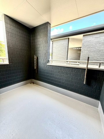 リーブルガーデンうるま市前原・５号棟のその他|急な雨も安心♪様々な用途に使える広々インナーバルコニー
