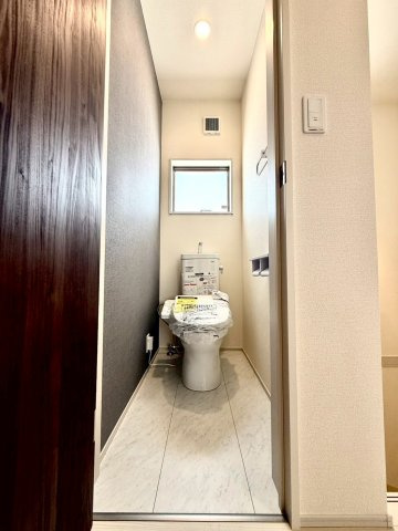 リーブルガーデンうるま市前原・５号棟のその他|２階洋室６帖には、クローゼット収納を設置