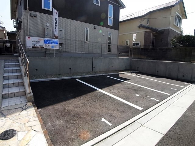 アソークコートの駐車場|駐車場に車を止められます