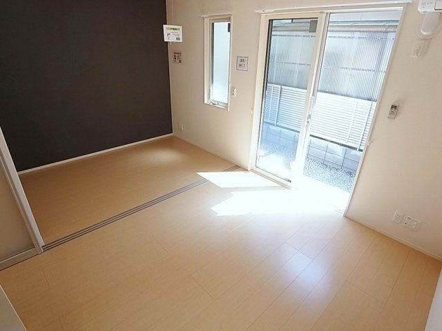 アソークコートの内装|フローリングもぴかぴかで非常に綺麗です