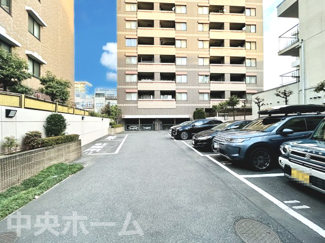 サンクタス大島の駐車場|【敷地内駐車場】最新の空き状況や費用などの詳細は担当スタッフまでお問い合わせください。