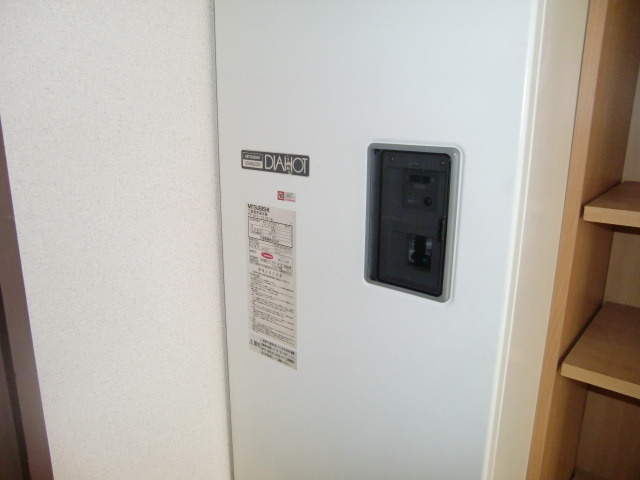 神栄ハイツのセキュリティ|電気温水器