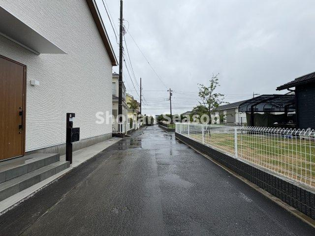 【周辺】 | 小・中学校徒歩圏内、公園まで徒歩6分！子育て世代にも優しい住環境♪