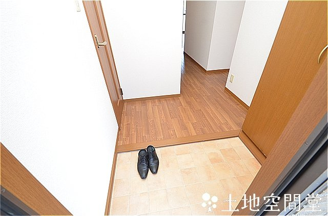 アスティオス・洞南B棟の玄関