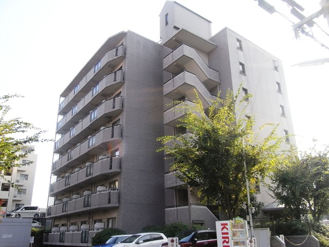 アージュ・リベルテ本山の外観