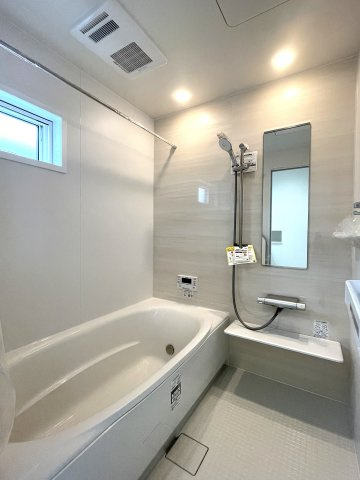 福面2丁目カーサヴェルディ一戸建ての浴室|ゆったり足を伸ばして入れる1坪タイプ浴室です