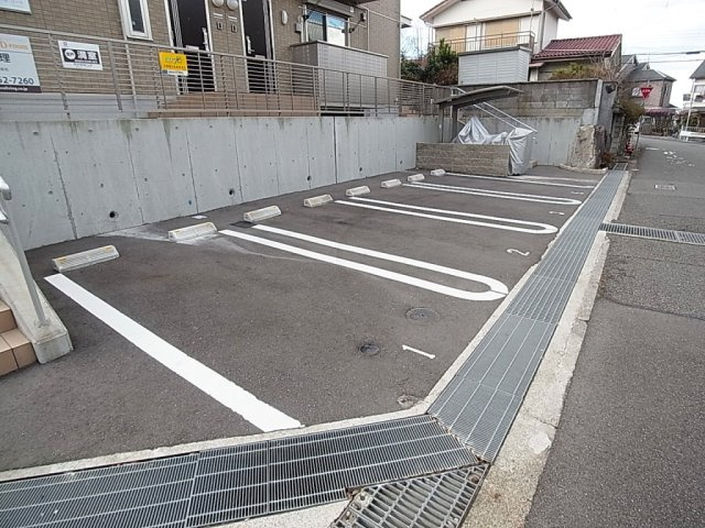 アメーヌ・コートの駐車場|敷地内駐車場も有ります