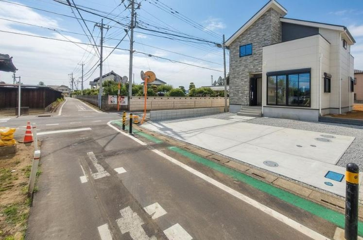 【新築】鶴ヶ島市上新田1期 1号棟の前面道路含む現地写真
