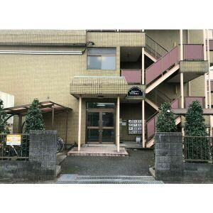 青梅市新町２丁目の賃貸マンションのエントランス