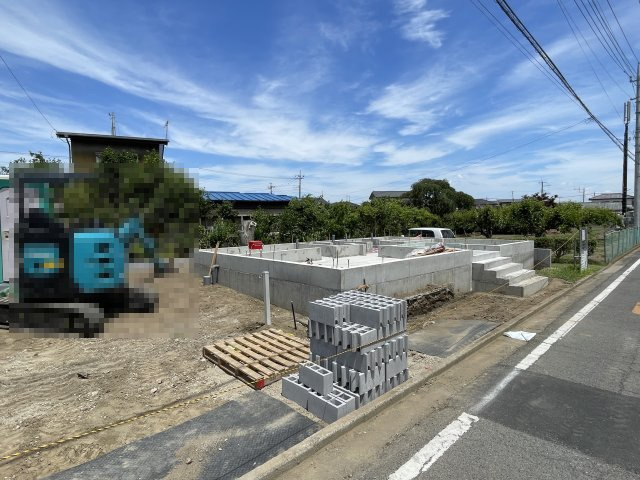 高崎市新町第13（全1棟）1号棟の前面道路含む現地写真