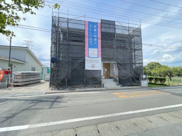 高崎市新町第13（全1棟）1号棟の前面道路含む現地写真