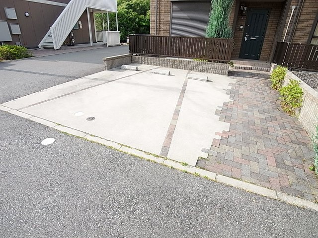 アンソレイエの駐車場|駐車場は2台分駐車可能です