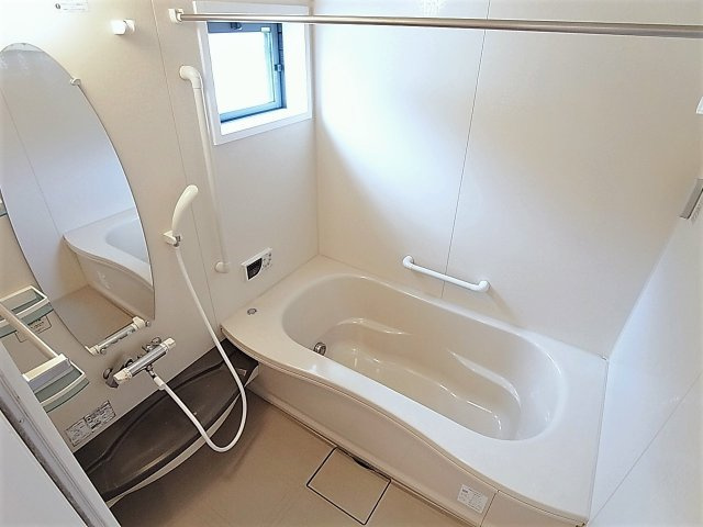アンソレイエの浴室|追い炊き可能広々バスルーム、浴室乾燥も完備