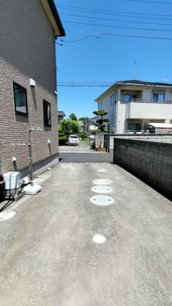 熊谷市久下　オール電化中古戸建の駐車場