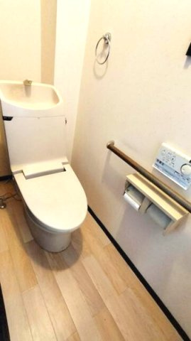 熊谷市久下　オール電化中古戸建のトイレ