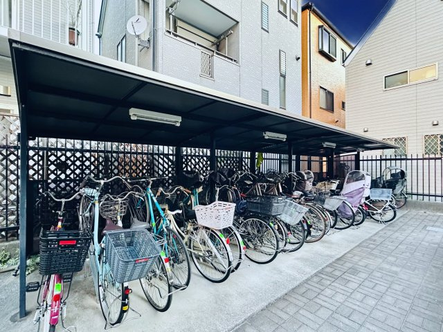 ハイネス新小岩親水公園の駐輪場|【自転車置き場】最新の空き状況や費用などの詳細は担当スタッフまでお問い合わせください。