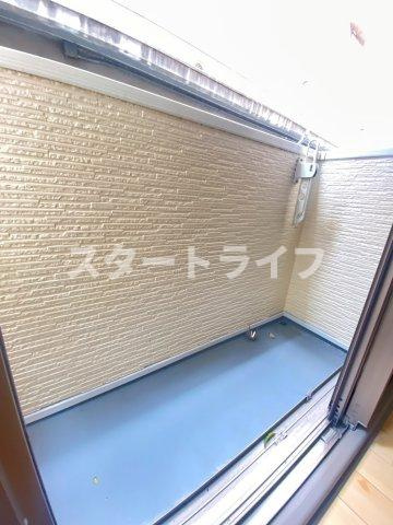 大阪市東淀川区下新庄６丁目のアパートのバルコニー