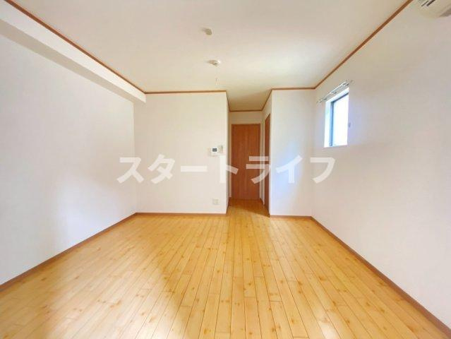 大阪市東淀川区下新庄６丁目のアパートの寝室