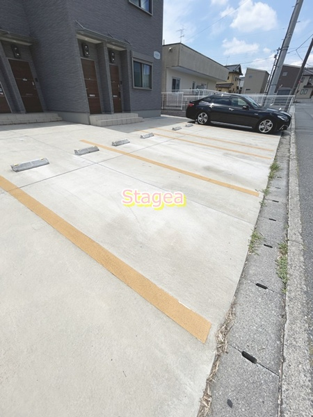 カーサESの駐車場