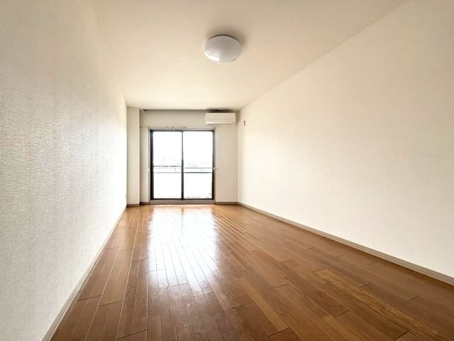 谷山ハイツの洋室