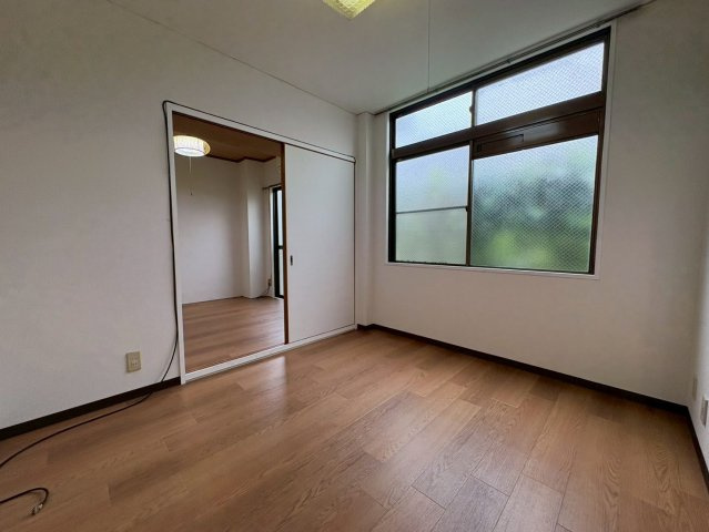 シャトーユキの洋室