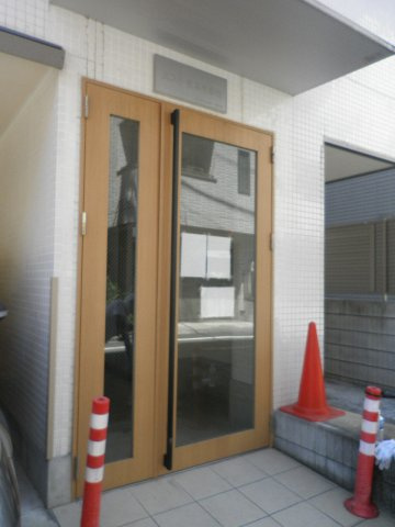 エステ浅草壱番館のエントランス