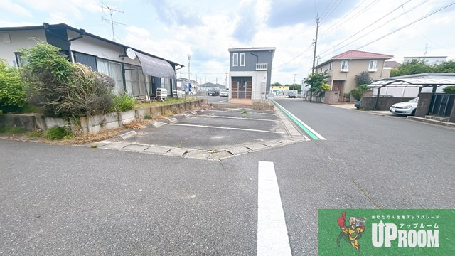パークサイド三ツ井の駐車場