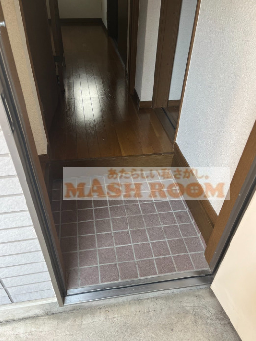 第一スエヒロコーポの玄関