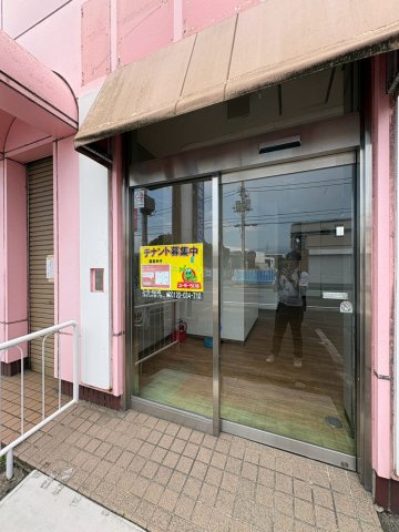 カシワギビルのエントランス