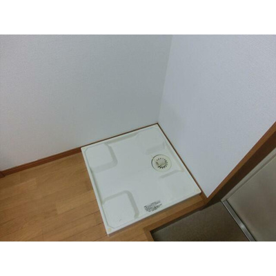 【設備】 | ピュア東高円寺 | 室内洗濯機置き場。