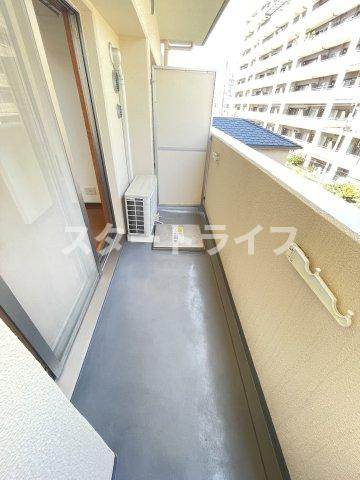 大阪市淀川区木川東３丁目の賃貸マンションのバルコニー