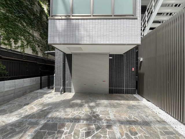 大阪市中央区日本橋１丁目の店舗一部