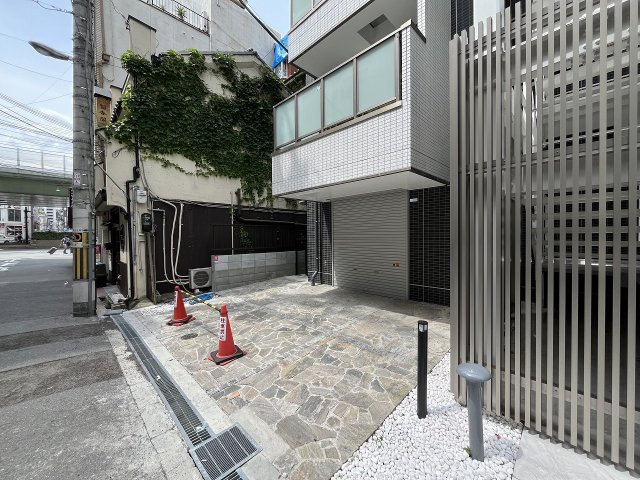 大阪市中央区日本橋１丁目の店舗一部の外観