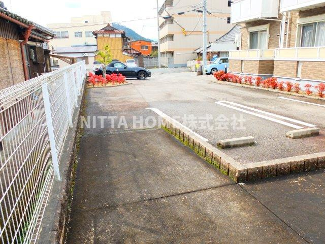 アンジェリートの駐車場|敷地内に駐車場があります★