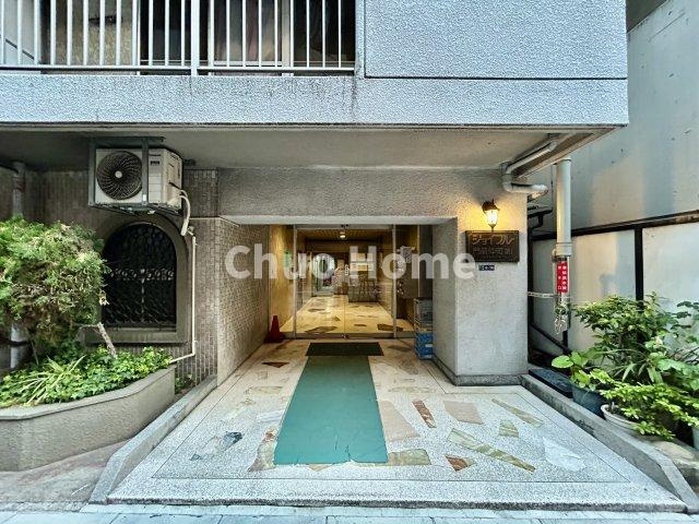 ジョイフル門前仲町第一のエントランス|【エントランス】マンションのエントランスは、その物件の印象を決める、顔とも言える場所です。毎日通る場所ですからきれいなのが一番です。