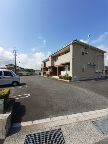 コリーヌ梅花の駐車場