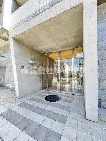 セイワパレス大阪城北のエントランス