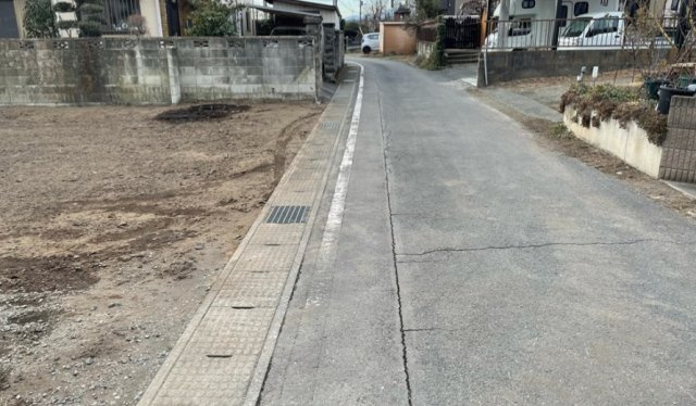 前橋市江木町　　売地の前面道路含む現地写真