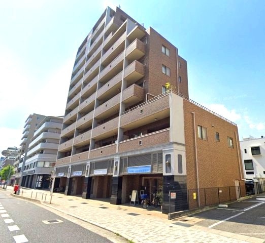 セレッソコート甲南森南町の外観|通勤にも外出にもアクセス良好。家族でおでかけすることも増えそうですね。
