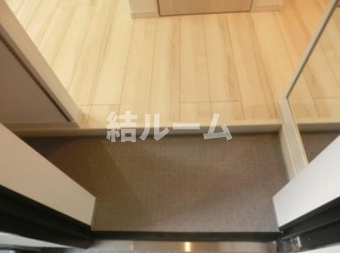 豊島区池袋本町１丁目のアパートの玄関