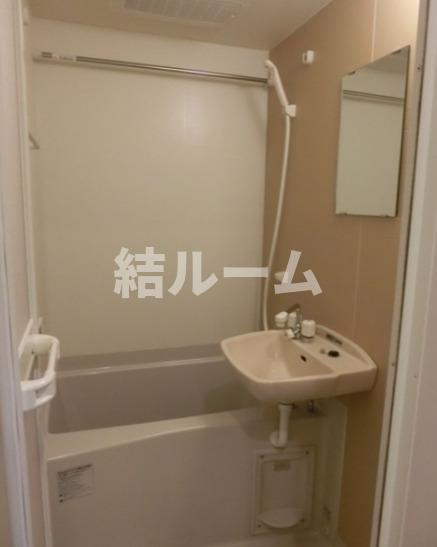 豊島区池袋本町１丁目のアパートの浴室