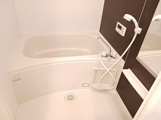 シャンティイの浴室|お風呂です