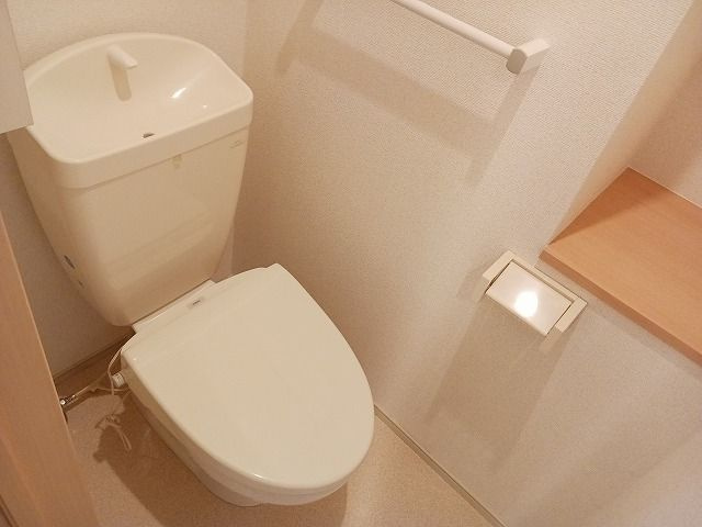 シャンティイのトイレ|落ち着いたトイレです