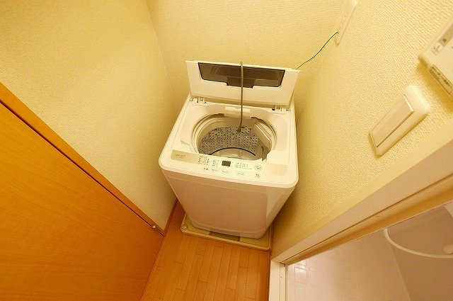 レオパレスビューヒルズテンの設備|洗濯機置場
