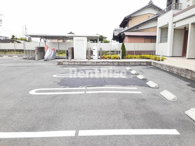 ラフレシール　メゾン　ＹａＹａの駐車場|駐車場